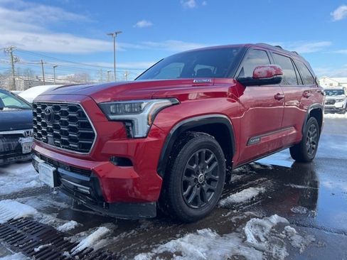 Used 2024 Toyota Sequoia Platinum image 1
