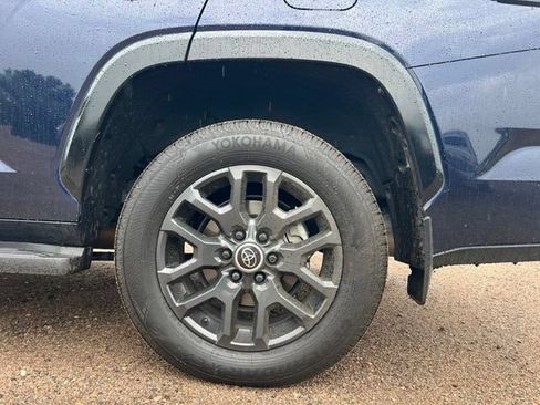 Used 2024 Toyota Sequoia Platinum AWD/4WD image 12