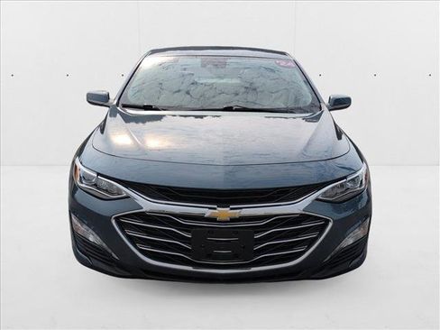 Used 2024 Chevrolet Malibu LT image 2