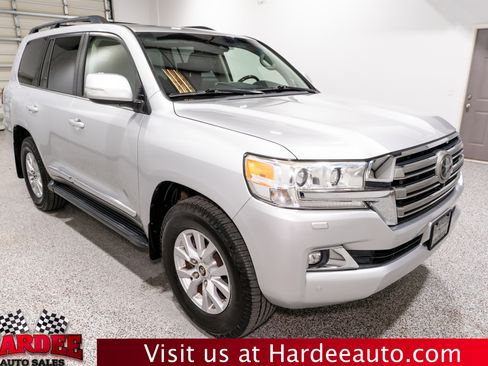 Used 2016 Toyota Land Cruiser image 6