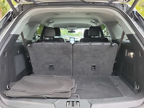 Certified 2023 Ford Explorer Limited w/ Limited Technology Package RWD image 7