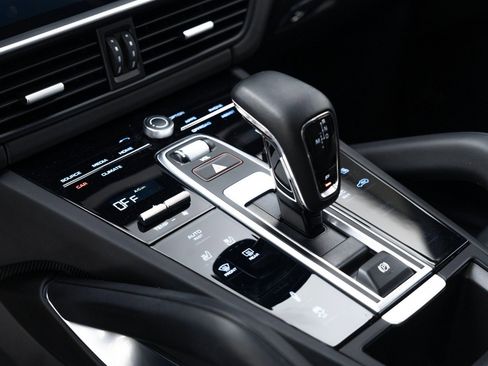 Used 2023 Porsche Cayenne Turbo image 26