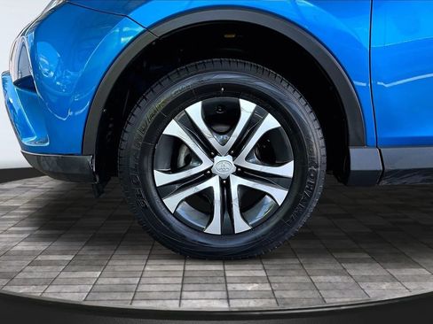 Used 2017 Toyota RAV4 LE FWD image 30