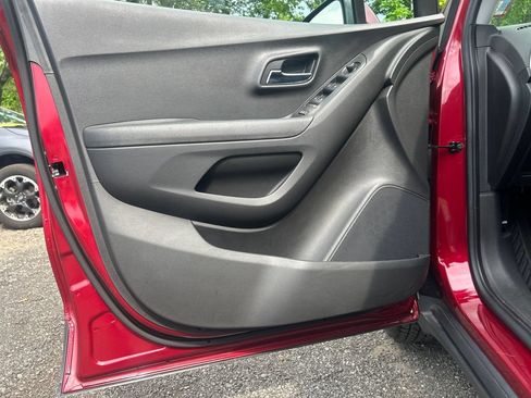 Used 2020 Chevrolet Trax LT AWD/4WD image 10