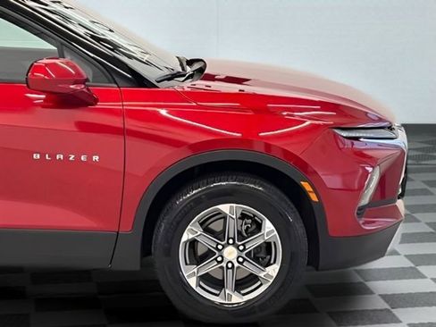 Used 2024 Chevrolet Blazer LT AWD/4WD image 10