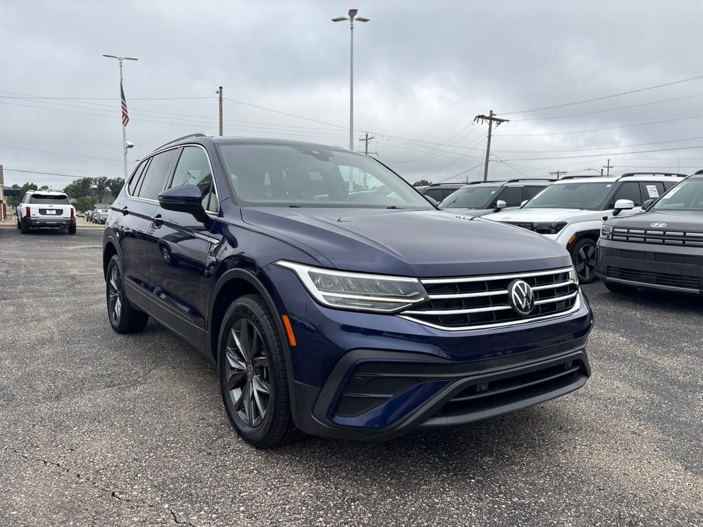 Used 2022 Volkswagen Tiguan SE AWD/4WD image 3