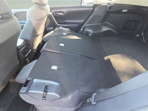 Used 2021 Toyota RAV4 XLE image 20