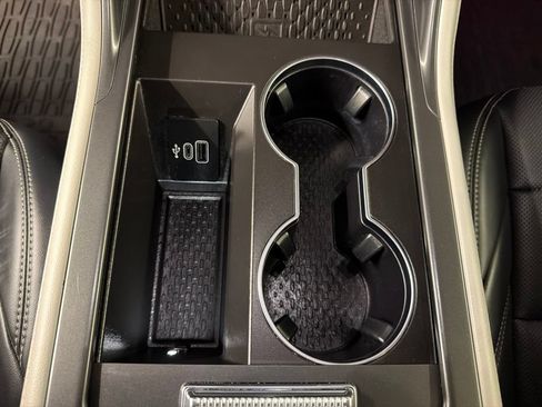 Used 2024 Lincoln Nautilus Premier w/ Equipment Group 102A AWD/4WD image 18