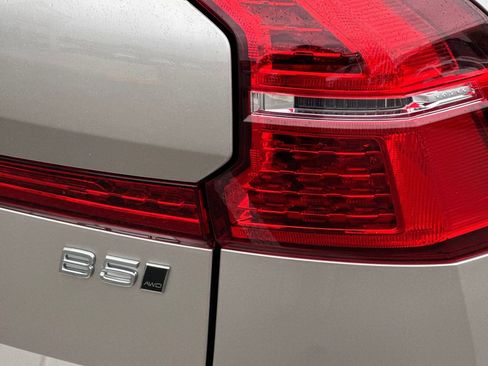 Used 2025 Volvo XC60 B5 Core w/ Protection Package Premier image 33