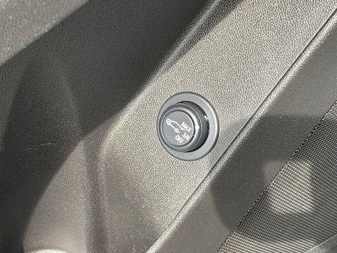 Used 2024 Chevrolet Equinox LT AWD/4WD image 12