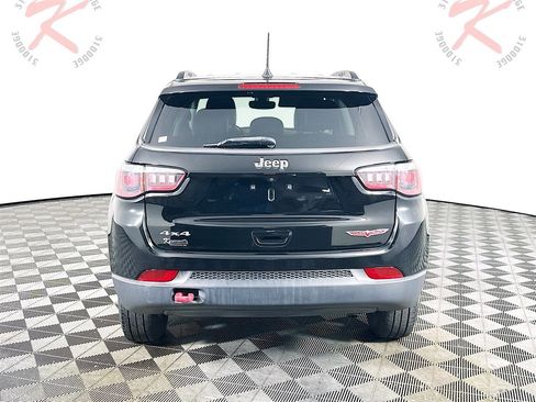 Used 2020 Jeep Compass Trailhawk image 6