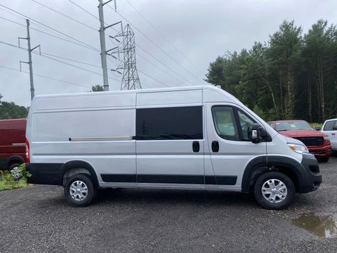 Used 2025 RAM ProMaster 3500 w/ Quick Order Package 22H SLT+ FWD image 2