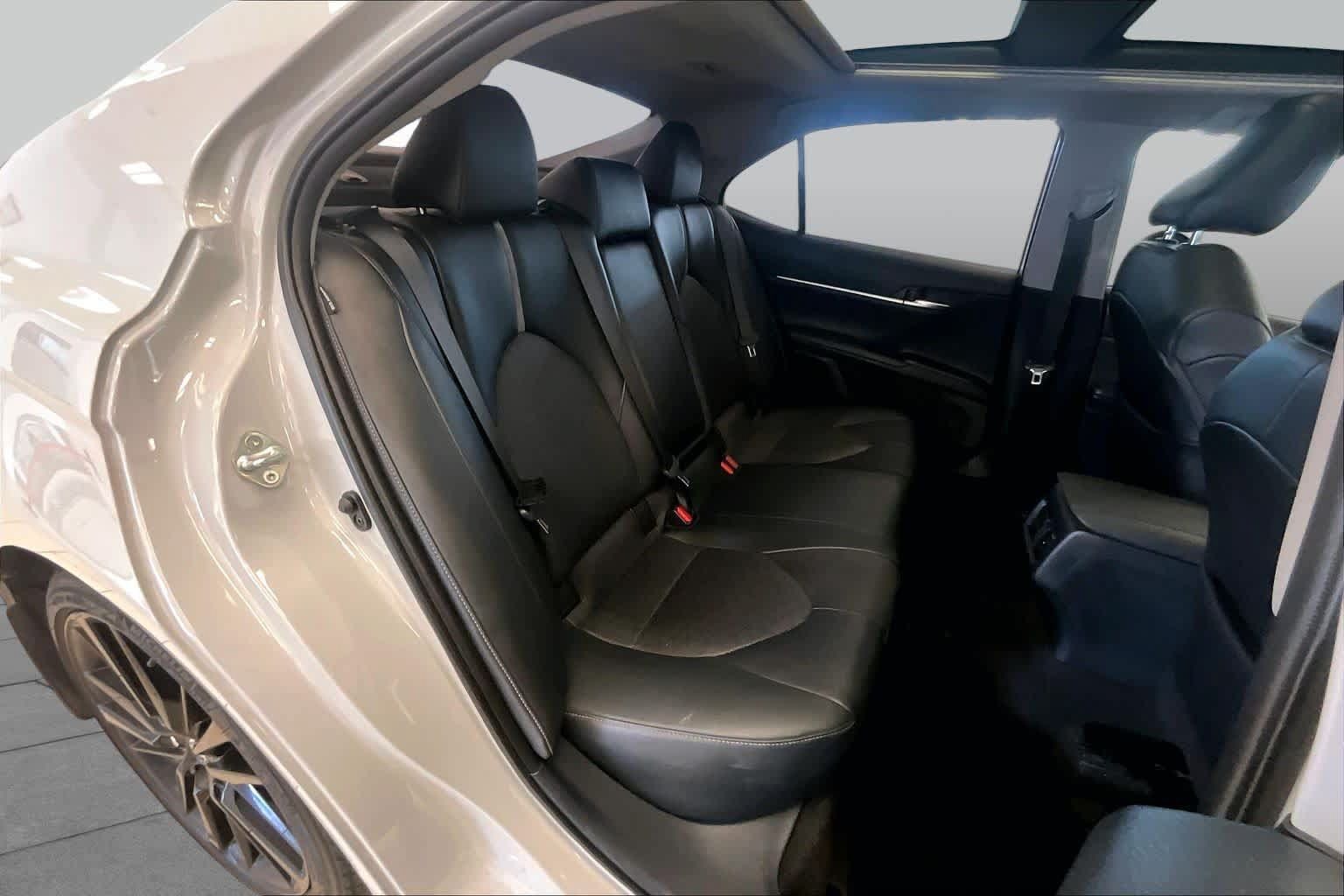 Used 2022 Toyota Camry XSE FWD image 18