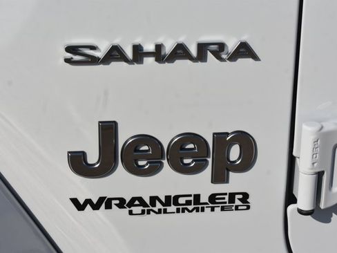 Used 2021 Jeep Wrangler Unlimited Sahara w/ Safety Group AWD/4WD image 11