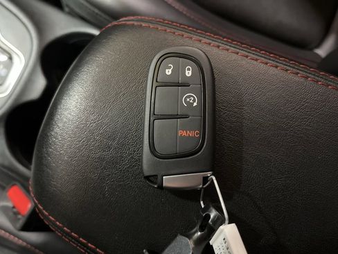 Used 2020 Jeep Cherokee Trailhawk w/ Cold Weather Group AWD/4WD image 22