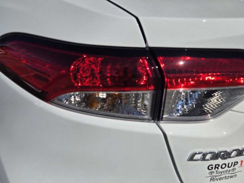 New 2026 Toyota Corolla LE w/ LE Premium Package FWD image 15
