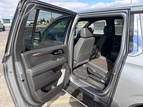 New 2026 Chevrolet Suburban High Country image 24
