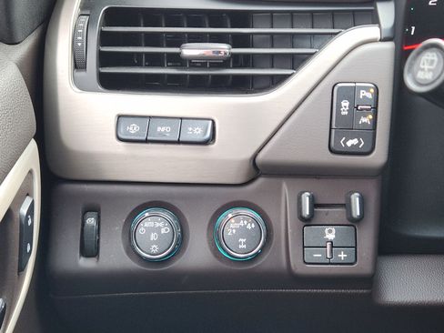 Used 2018 GMC Yukon Denali w/ Open Road Package image 24