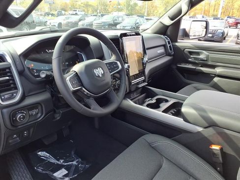 New 2026 RAM 1500 4x4 Crew Cab image 13