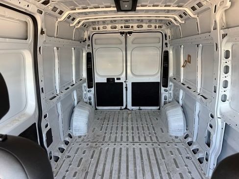 Used 2025 RAM ProMaster 2500 w/ Convenience Group FWD image 11
