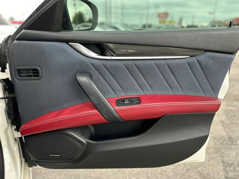 Used 2018 Maserati Ghibli S GranLusso RWD image 23