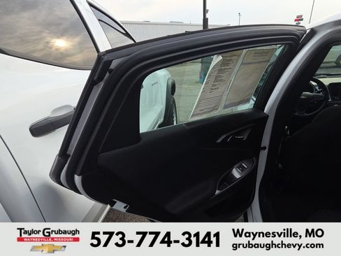 Used 2023 Chevrolet Malibu LT FWD image 12