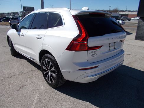 Used 2023 Volvo XC60 B5 Plus image 7