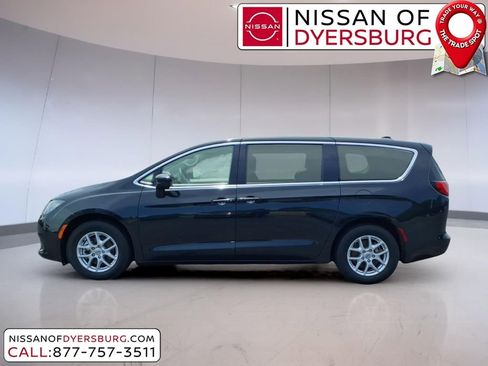 Used 2023 Chrysler Voyager LX FWD image 6