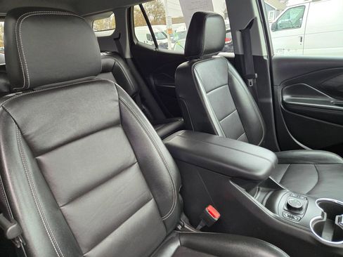 Used 2024 GMC Terrain SLT image 65