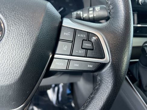 Used 2024 Toyota Sienna XLE image 17