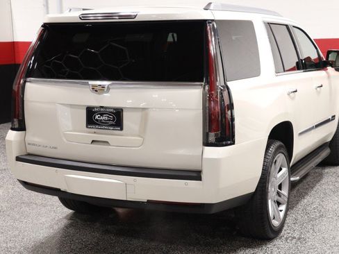 Used 2015 Cadillac Escalade Luxury AWD/4WD image 30