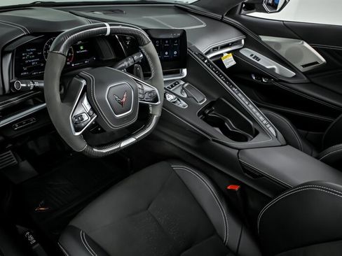 Used 2025 Chevrolet Corvette Z06 w/ Z07 Performance Package RWD image 16