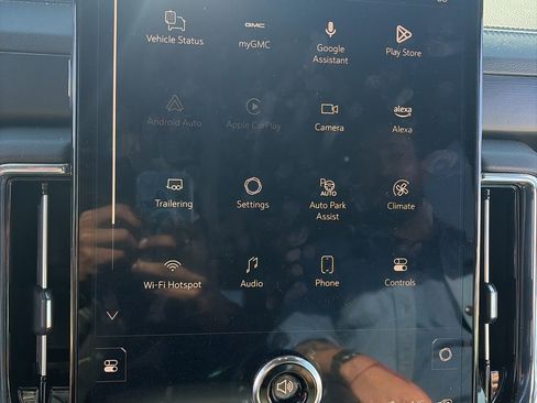 Used 2025 GMC Yukon Denali w/ Sun & Power Step Package image 20