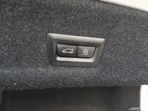 Used 2024 BMW M340i w/ Premium Package image 9