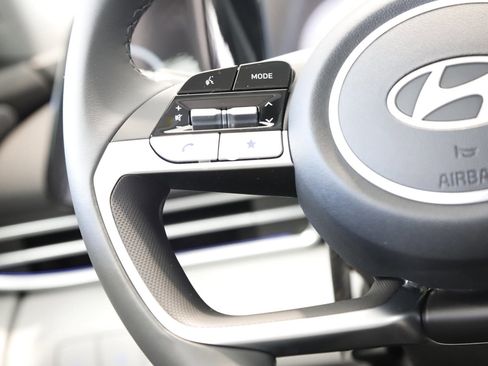 New 2026 Hyundai Elantra Limited FWD image 18