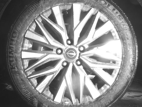 Used 2025 Nissan Altima 2.5 SV FWD image 12