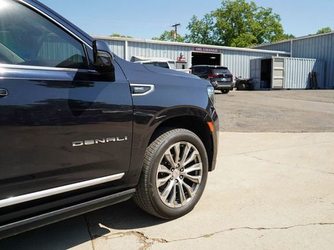 Used 2021 GMC Yukon XL Denali w/ Denali Premium Package AWD/4WD image 19