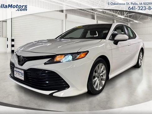 Used 2019 Toyota Camry LE image 8