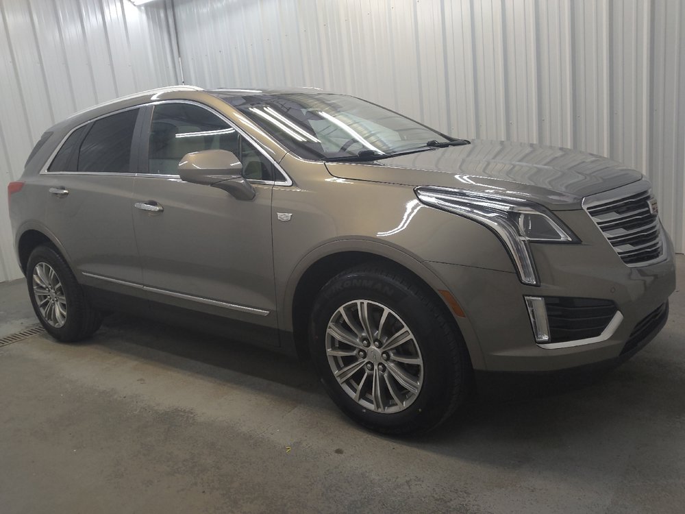 Used 2018 Cadillac XT5 Luxury w/ Driver Awareness Package FWD image 11