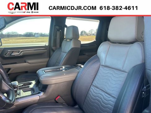 Used 2022 Chevrolet Silverado 1500 ZR2 w/ Technology Package image 9