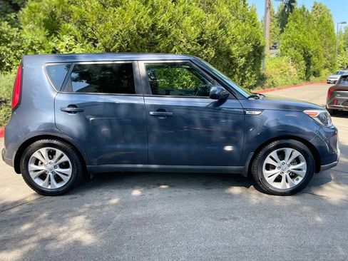 Used 2015 Kia Soul + w/ Primo Package FWD image 3