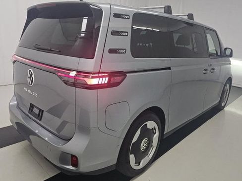 Used 2025 Volkswagen ID. Buzz Pro S RWD image 2