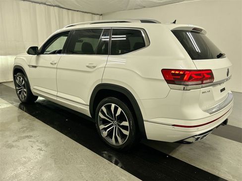 Certified 2023 Volkswagen Atlas SEL Premium image 10