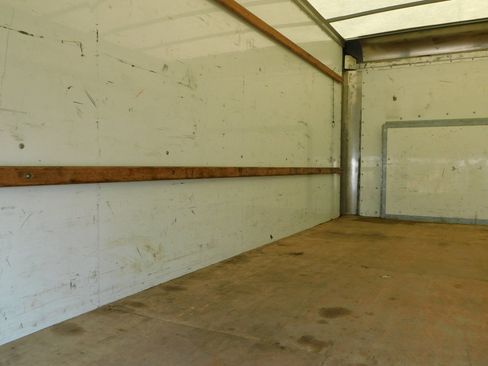 Used 2022 Ford E-350 and Econoline 350 Super Duty RWD image 13