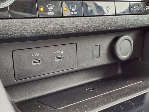 Used 2025 Mitsubishi Outlander SE image 27