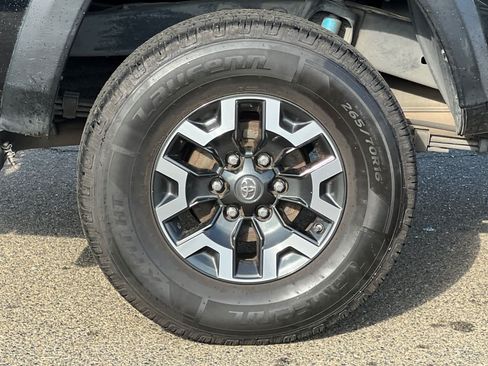 Used 2016 Toyota Tacoma TRD Off-Road w/ Towing Package AWD/4WD image 20