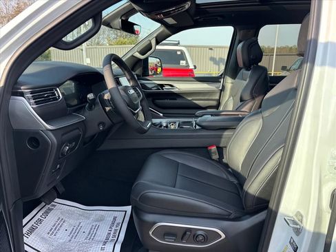 New 2026 Jeep Grand Wagoneer Limited AWD/4WD image 11