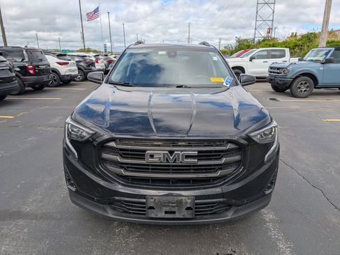 Used 2021 GMC Terrain SLT w/ Infotainment Package II AWD/4WD image 2