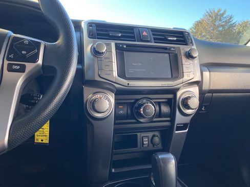 Used 2016 Toyota 4Runner image 9