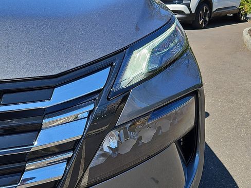 Certified 2025 Nissan Rogue S image 9